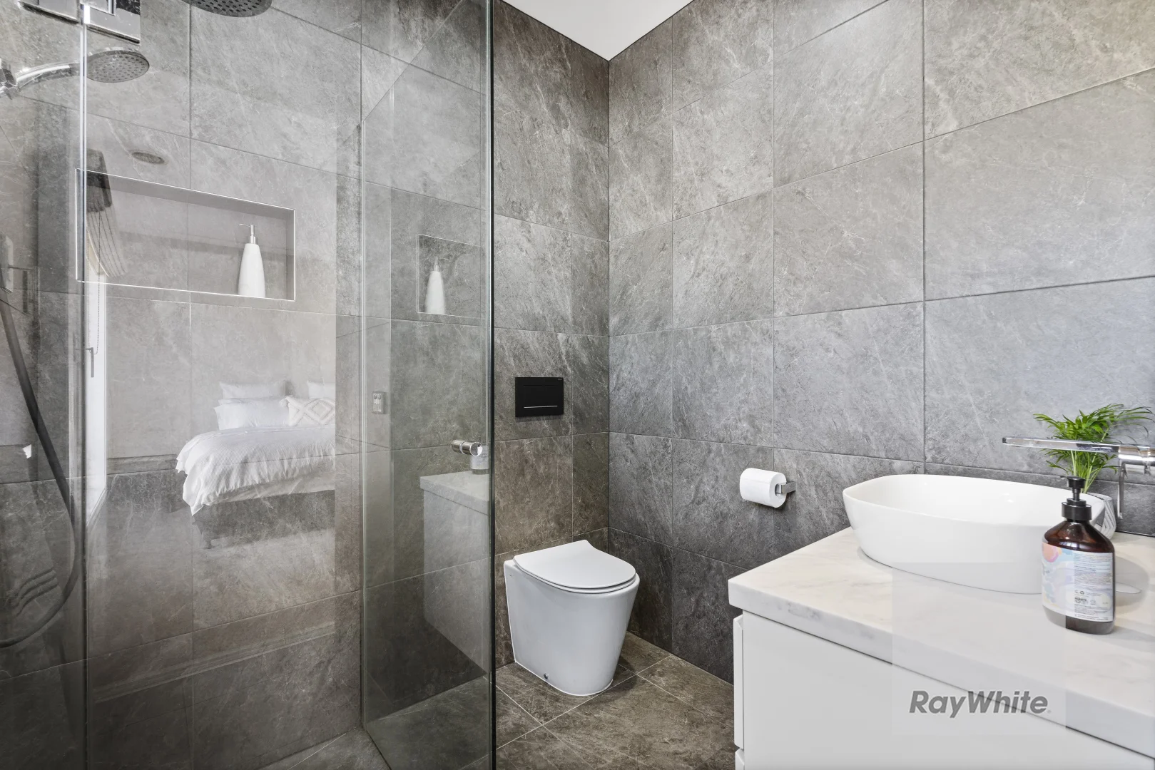 Additional image 6 of 2 Leichardt Crescent, Reservoir VIC 3073