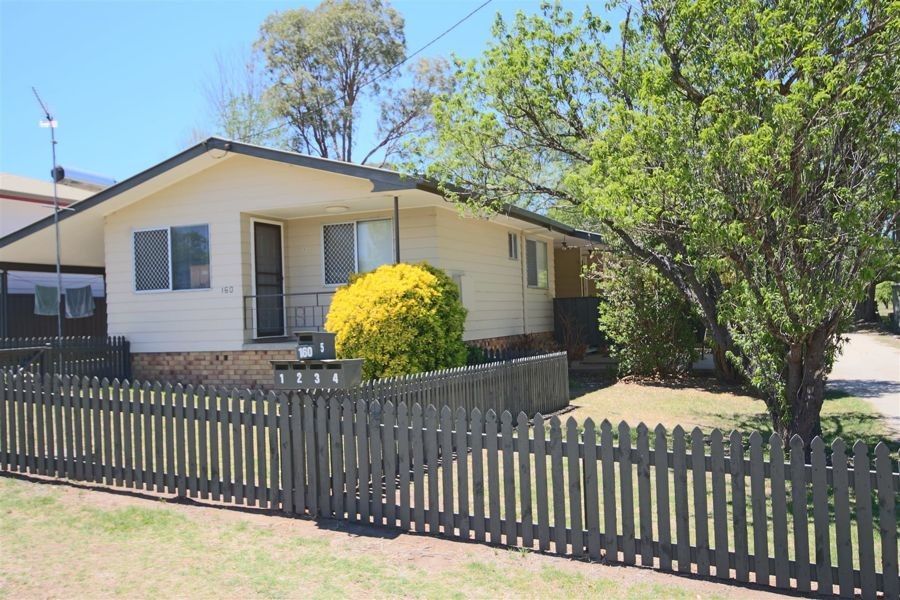 160 Bulwer Street, Tenterfield NSW 2372, Image 0