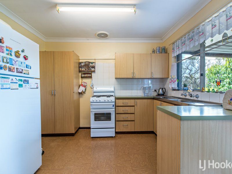 23 Hayden Way, Langford WA 6147, Image 2