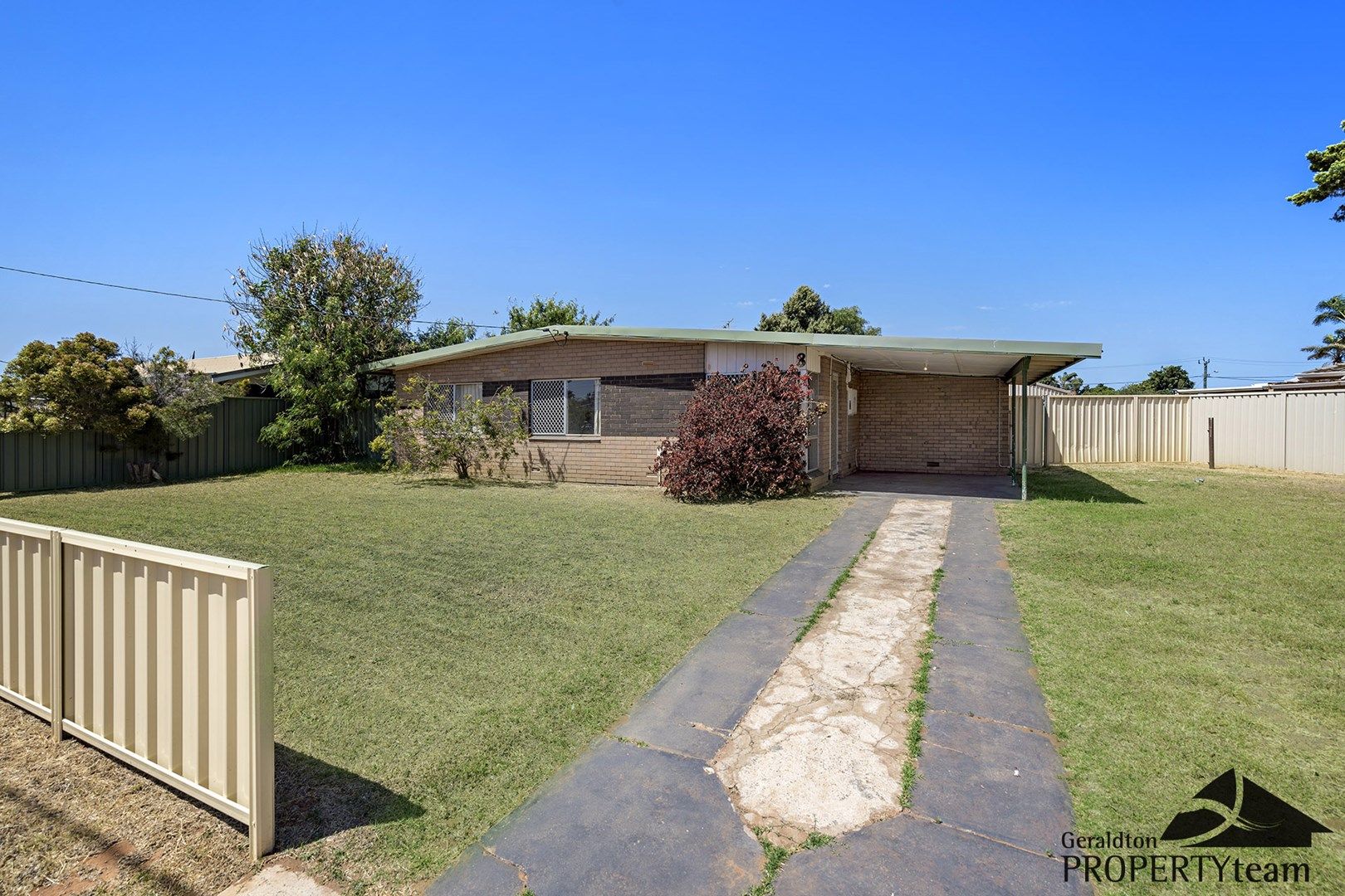 3 bedrooms House in 8 Woodman Street UTAKARRA WA, 6530