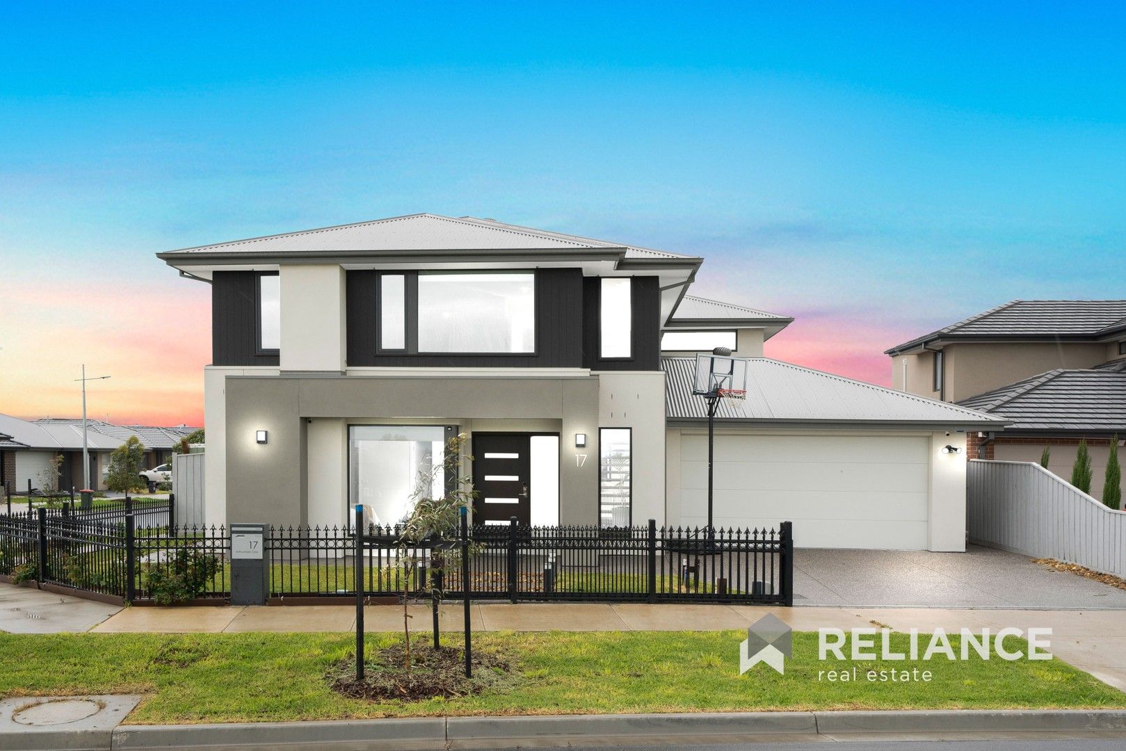 5 bedrooms House in 17 Arthurdale Crescent WERRIBEE VIC, 3030