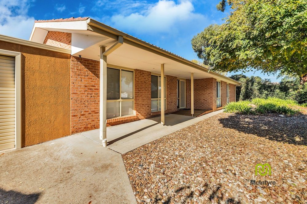 5 Quambone Place, Isabella Plains ACT 2905, Image 2