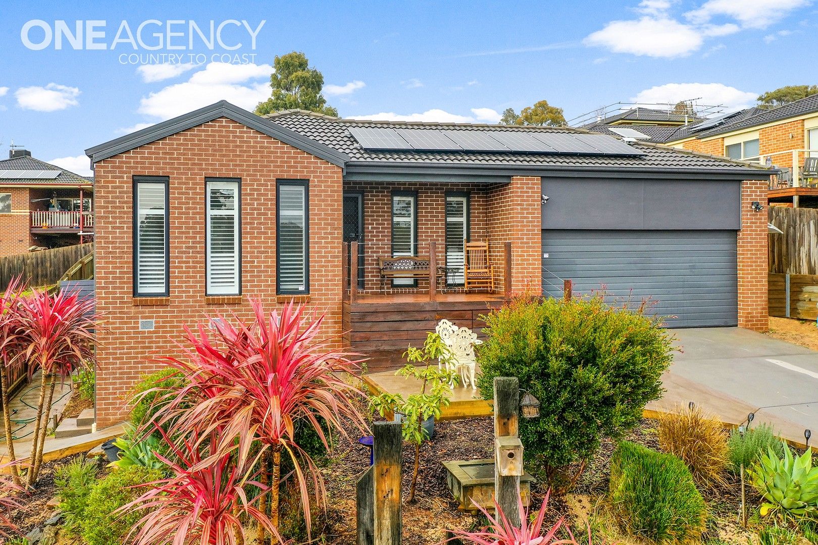4 bedrooms House in 14 Mathew Court DROUIN VIC, 3818