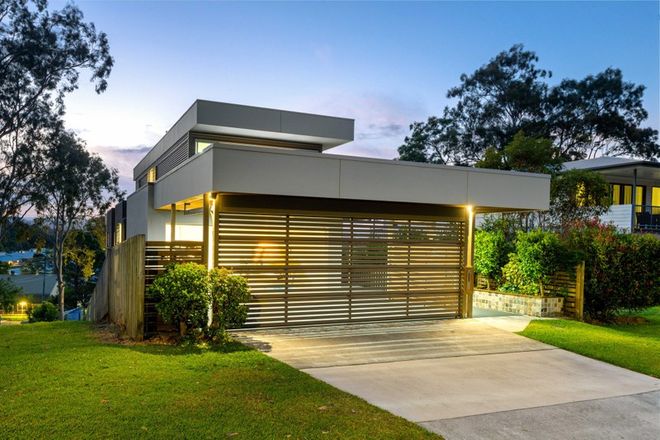 Picture of 192 Ocean Parade, BURLEIGH HEADS QLD 4220