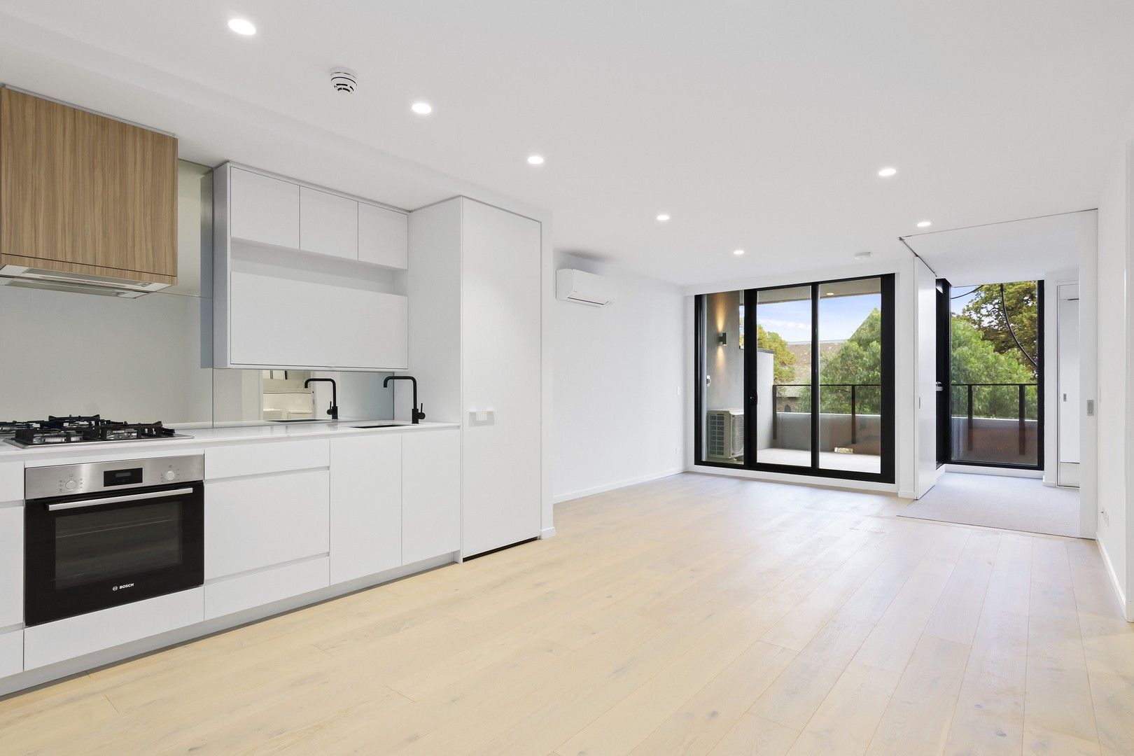 1 bedrooms Apartment / Unit / Flat in 210/11 Urquhart Street COBURG VIC, 3058
