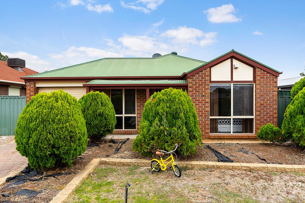 3 bedrooms House in 11 Moneva Street PARALOWIE SA, 5108