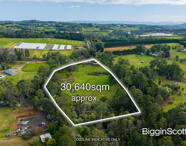 2 Charteris Road, Wandin East VIC 3139