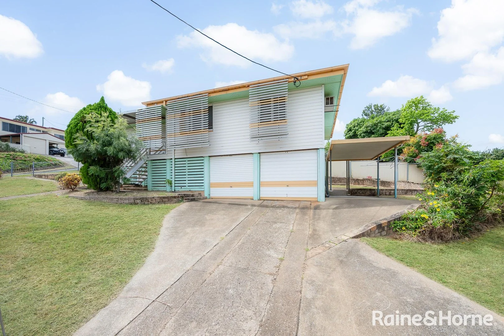 27 Hunter Street, West Gladstone QLD 4680