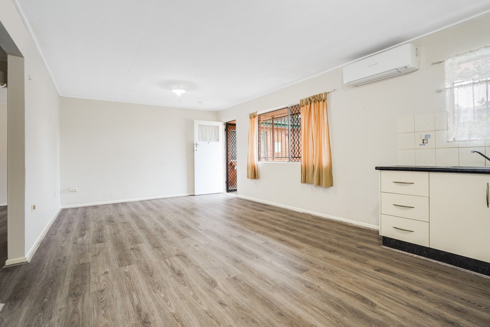 2 bedrooms Apartment / Unit / Flat in 7/11 Carl Street WOOLLOONGABBA QLD, 4102