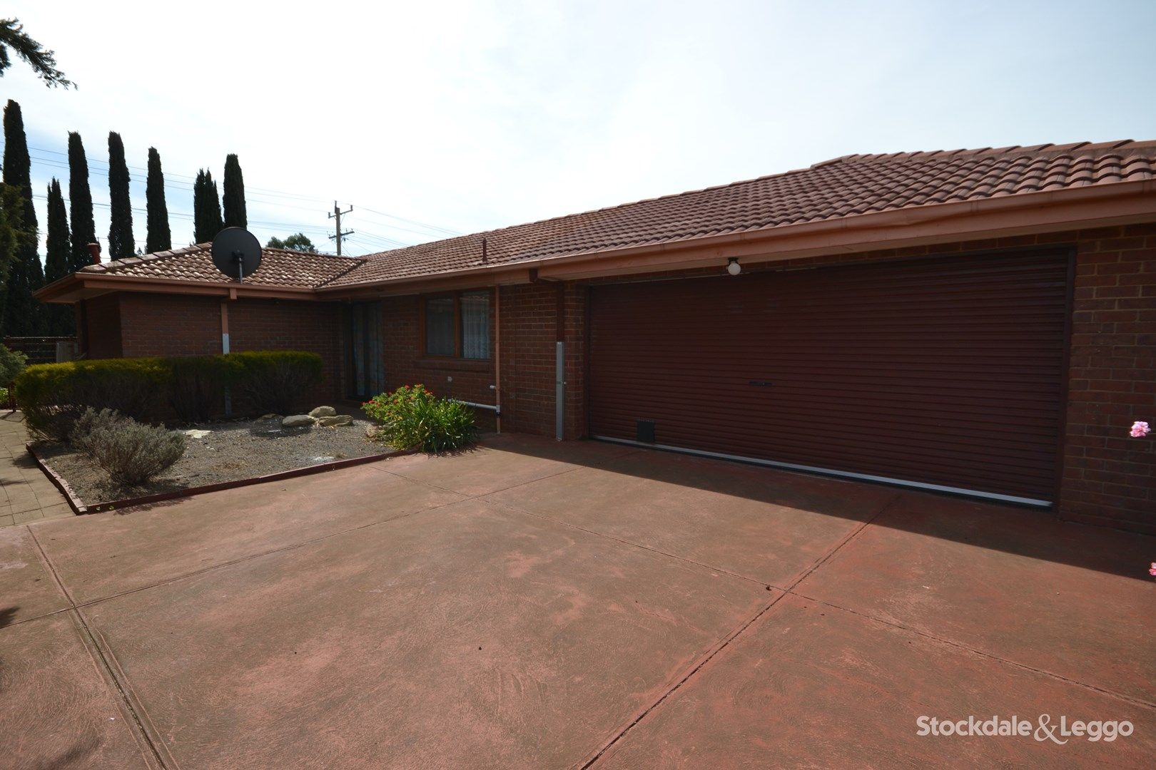 3 bedrooms House in 4 Lachlan Road MELTON SOUTH VIC, 3338