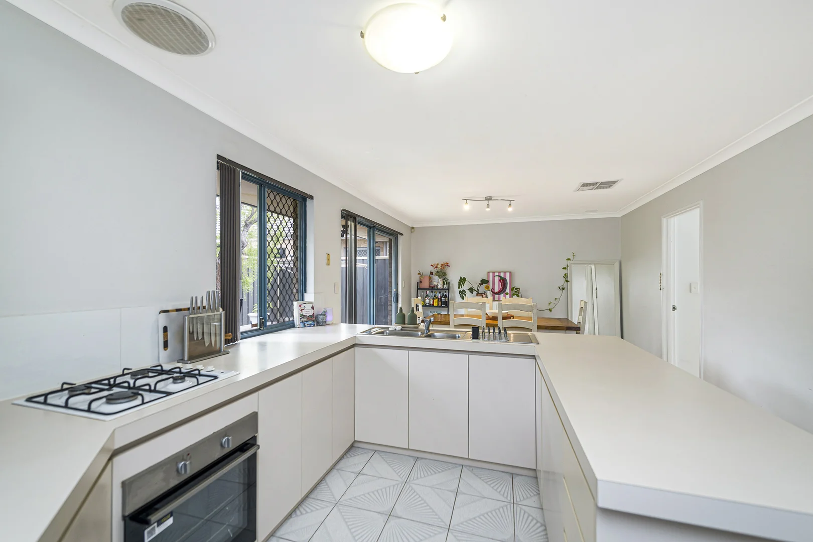 Additional image 13 of 2/73-75 Queen Street, Bentley WA 6102