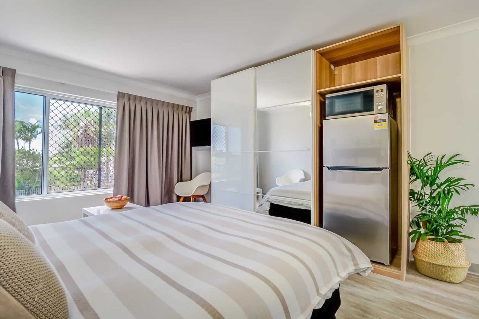 1 bedrooms Studio in 65 Neerim Drive MOOLOOLABA QLD, 4557