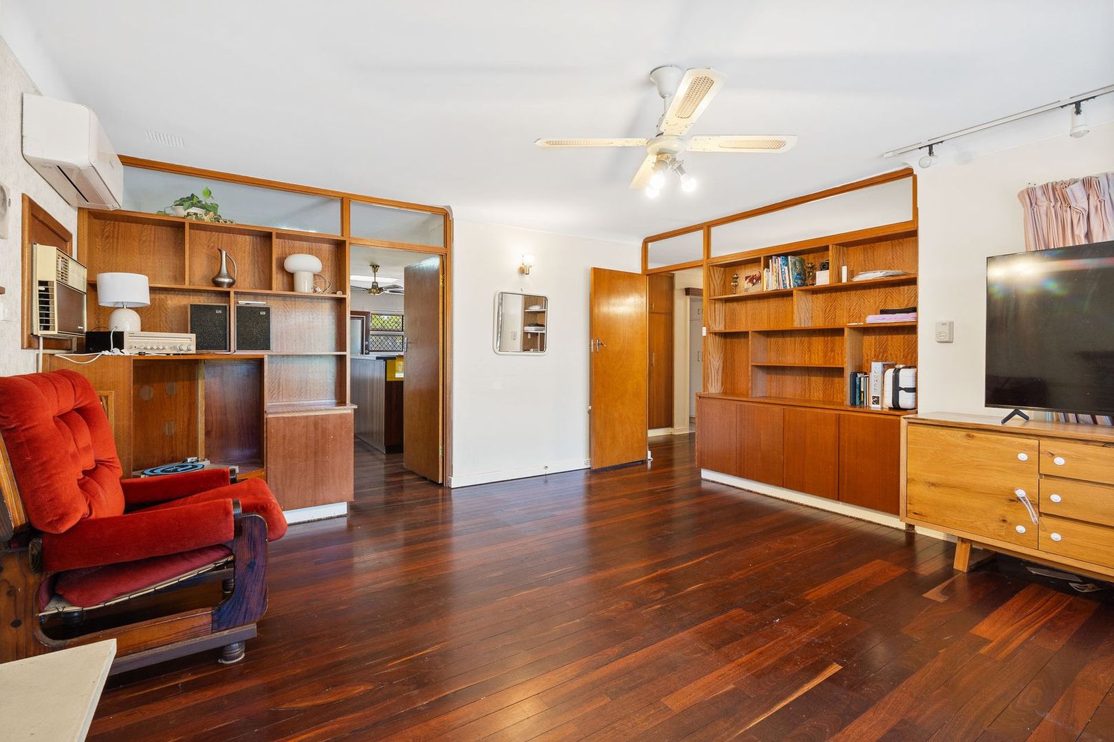 9 George Street, Kelmscott WA 6111 | Domain