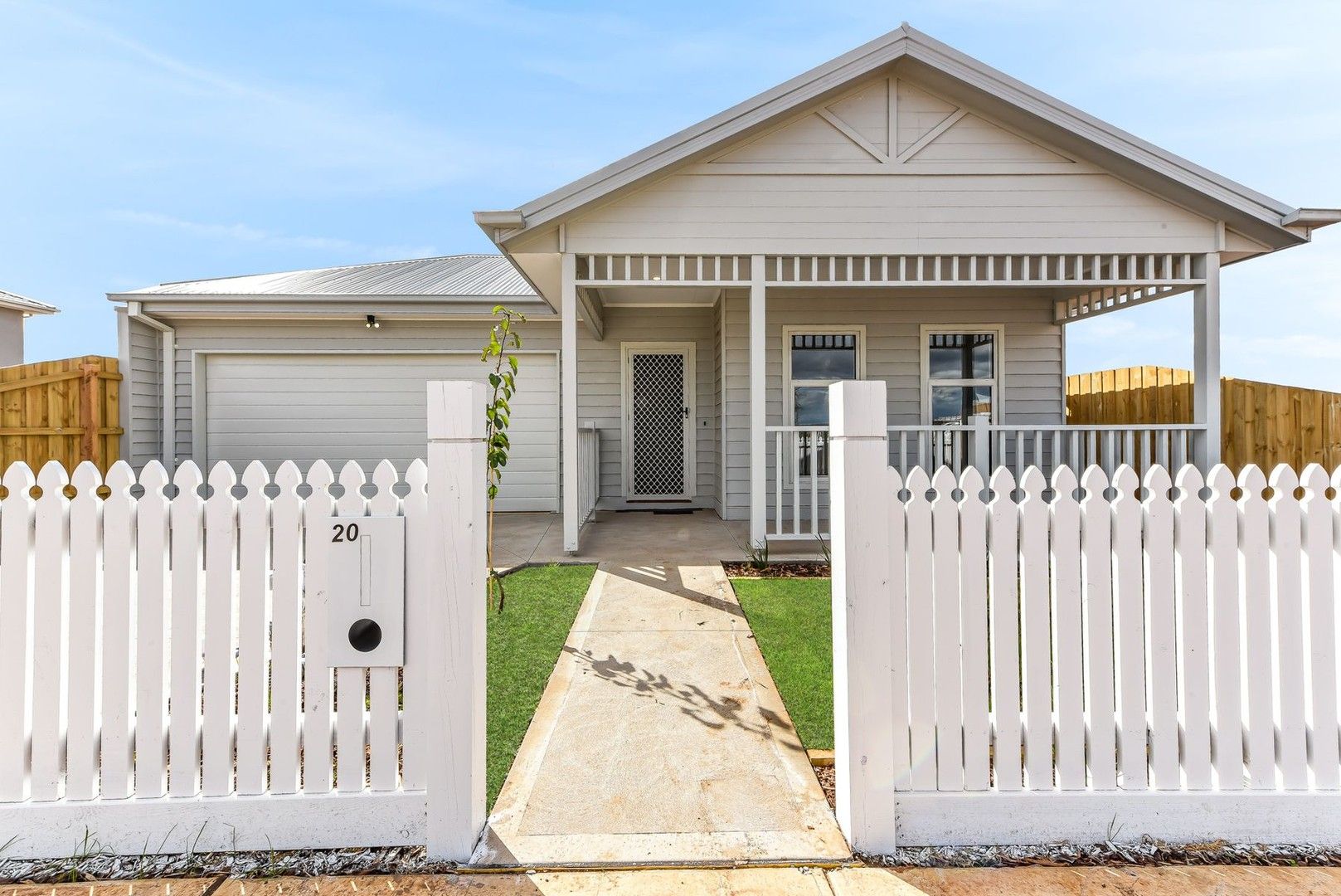 4 bedrooms House in 20 Muckleford Street EYNESBURY VIC, 3338