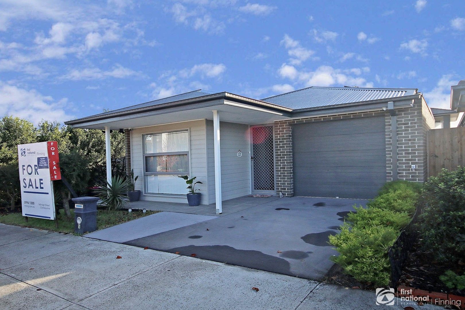 5 Orbit Street, Clyde North VIC 3978, Image 1