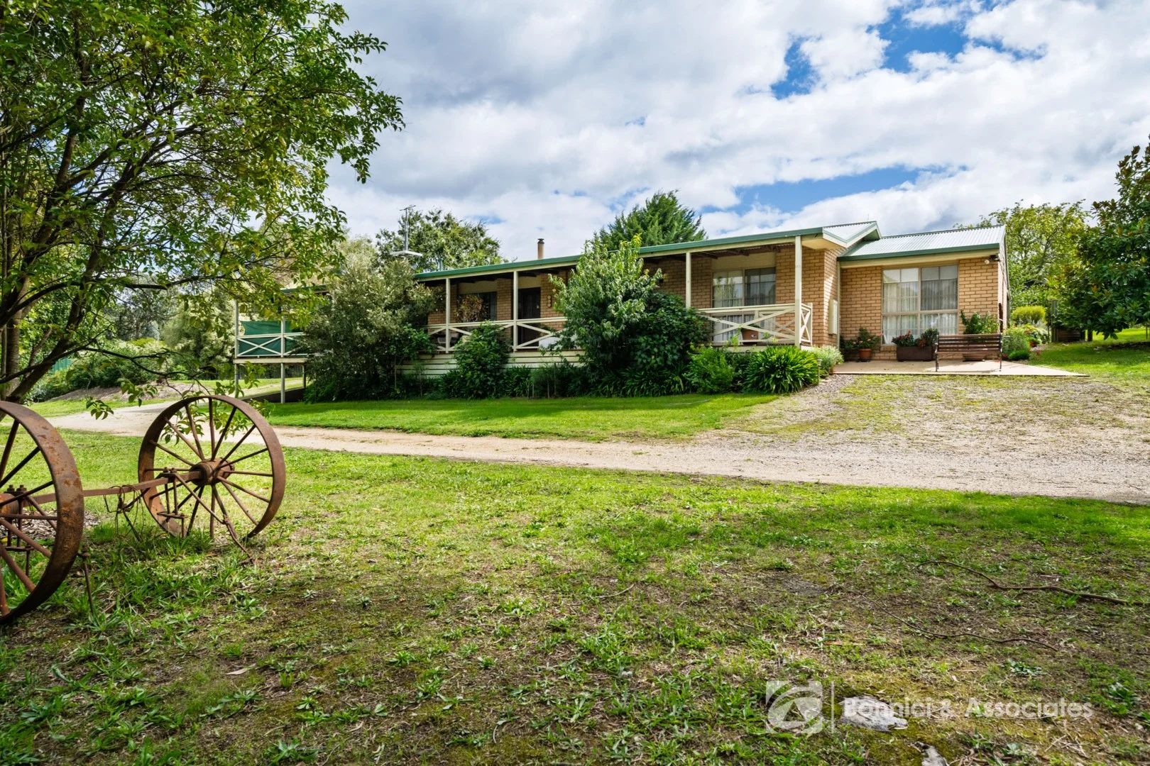 4 Elgin Road, Beechworth VIC 3747