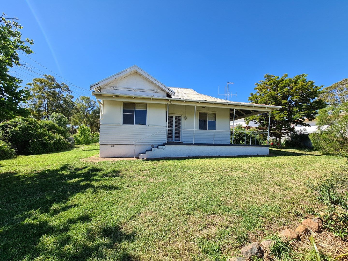 3 bedrooms House in 18 Wentworth Street PARKES NSW, 2870