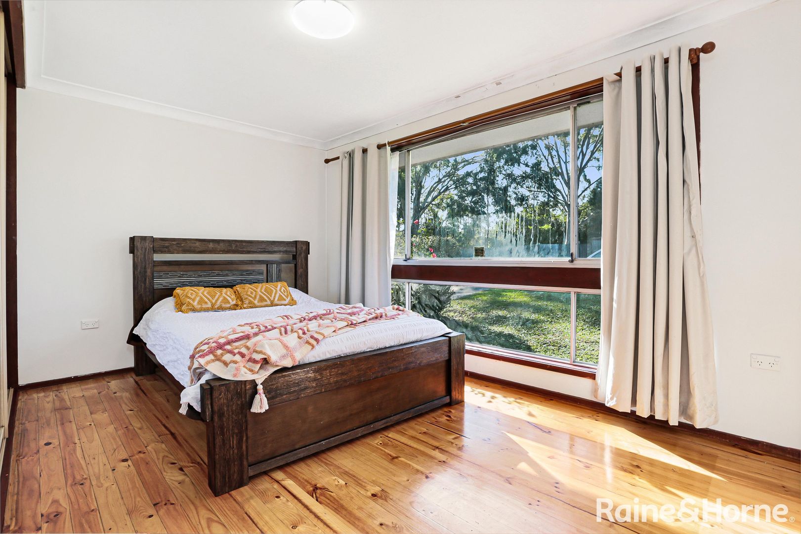 17 Whipbird Avenue, Ingleburn NSW 2565, Image 1