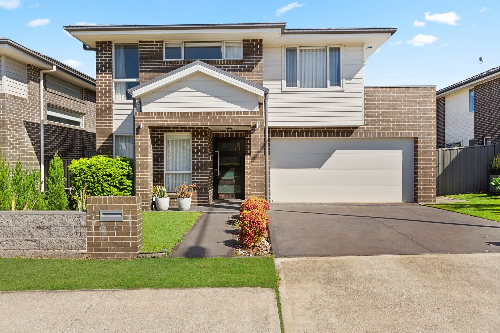4 bedrooms House in 8 John Black Drive MARSDEN PARK NSW, 2765