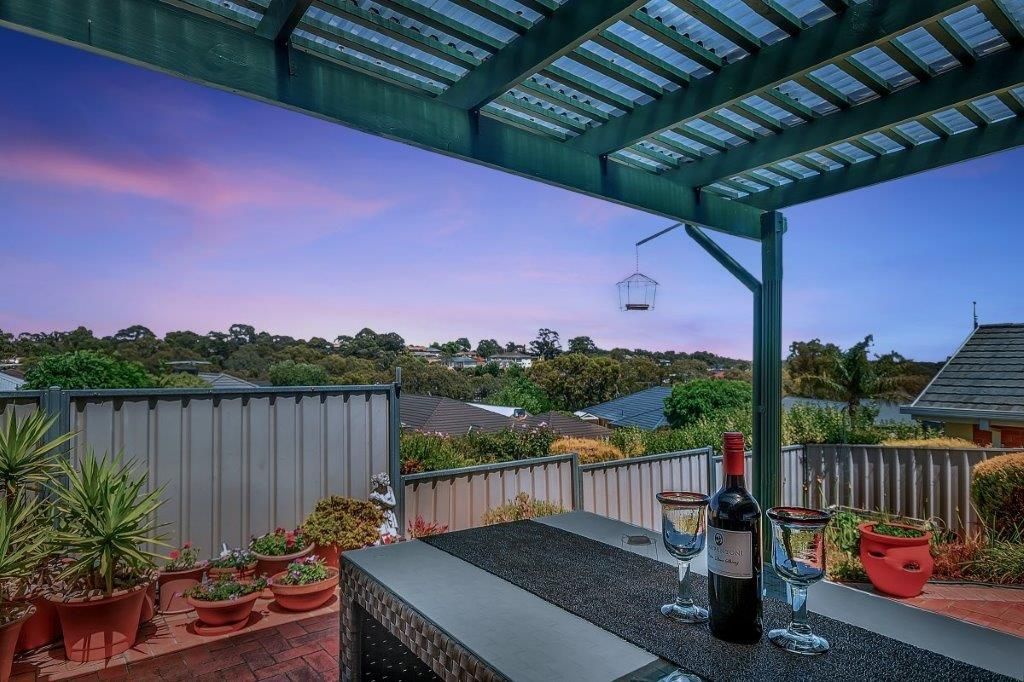 1 Lomandra Place, Flagstaff Hill SA 5159, Image 2