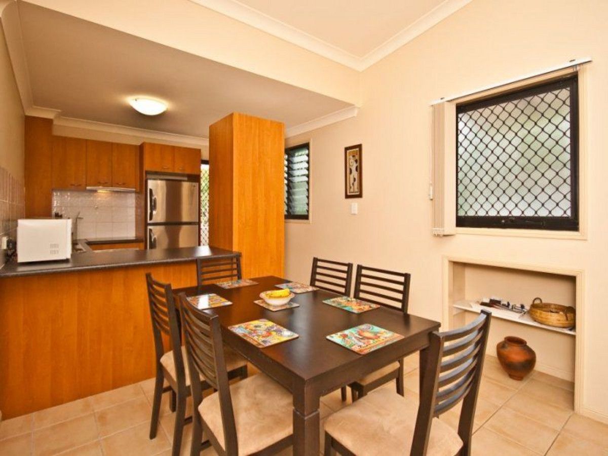Unit 2/14 Grant Street, Redcliffe QLD 4020, Image 2