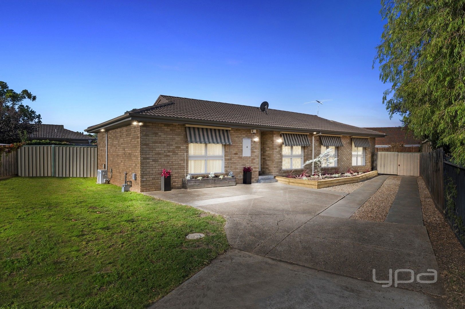 4 Laraine Place, Melton West VIC 3337, Image 1