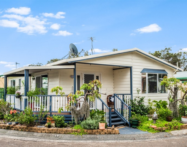 19 Sixth Avenue, Green Point NSW 2251