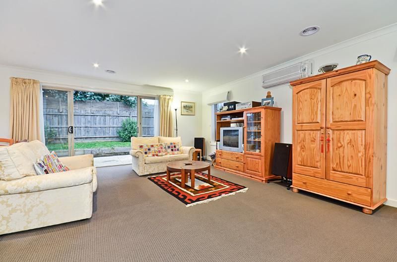 3/1 Warren Court, EAST GEELONG VIC 3219, Image 2