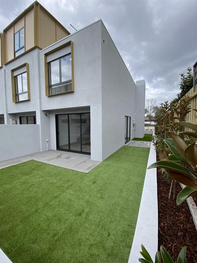 2 bedrooms Townhouse in 9/8-10 Lincoln Road ESSENDON VIC, 3040