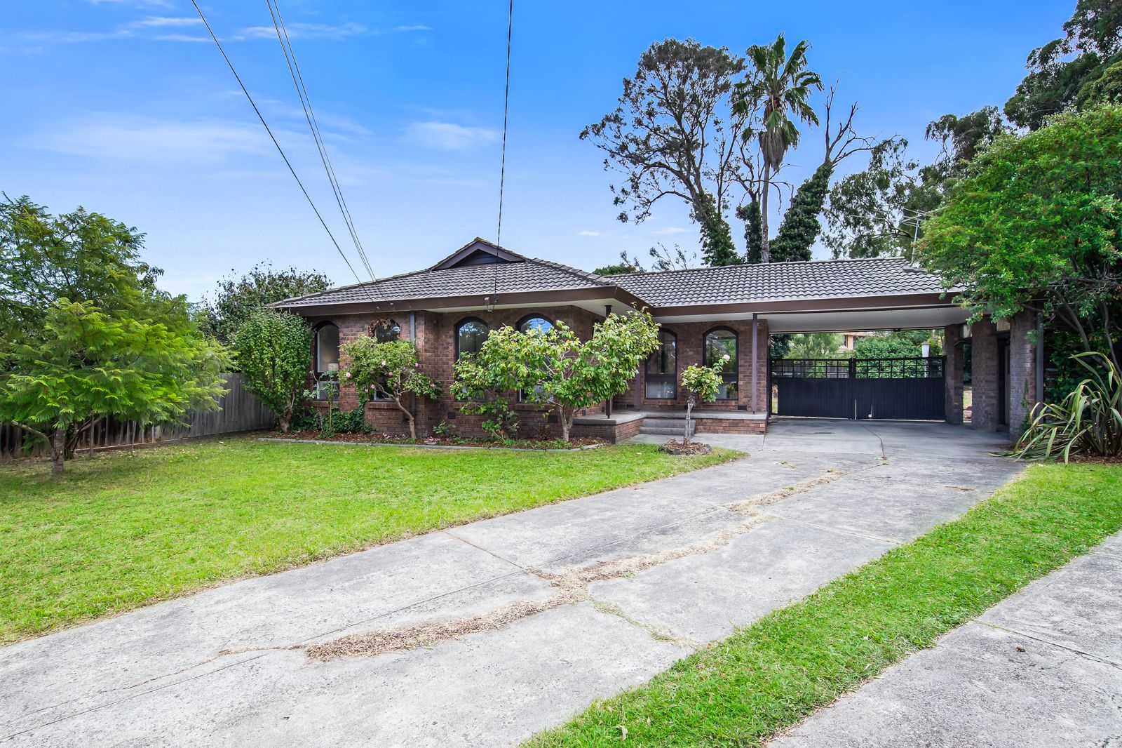 4 bedrooms House in 1 Renoir Court WHEELERS HILL VIC, 3150