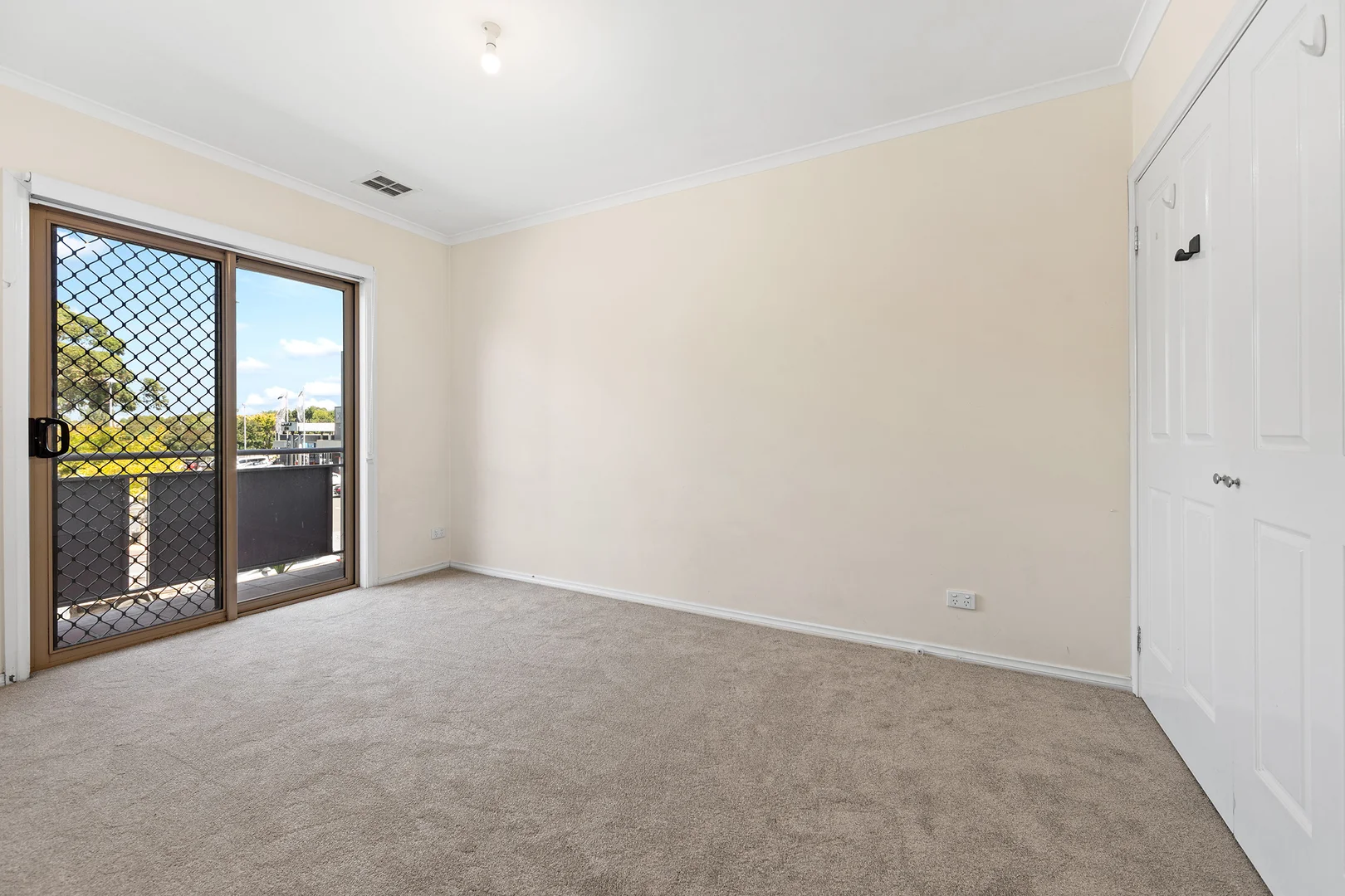 Additional image 11 of 7 Arena Close, Flemington VIC 3031