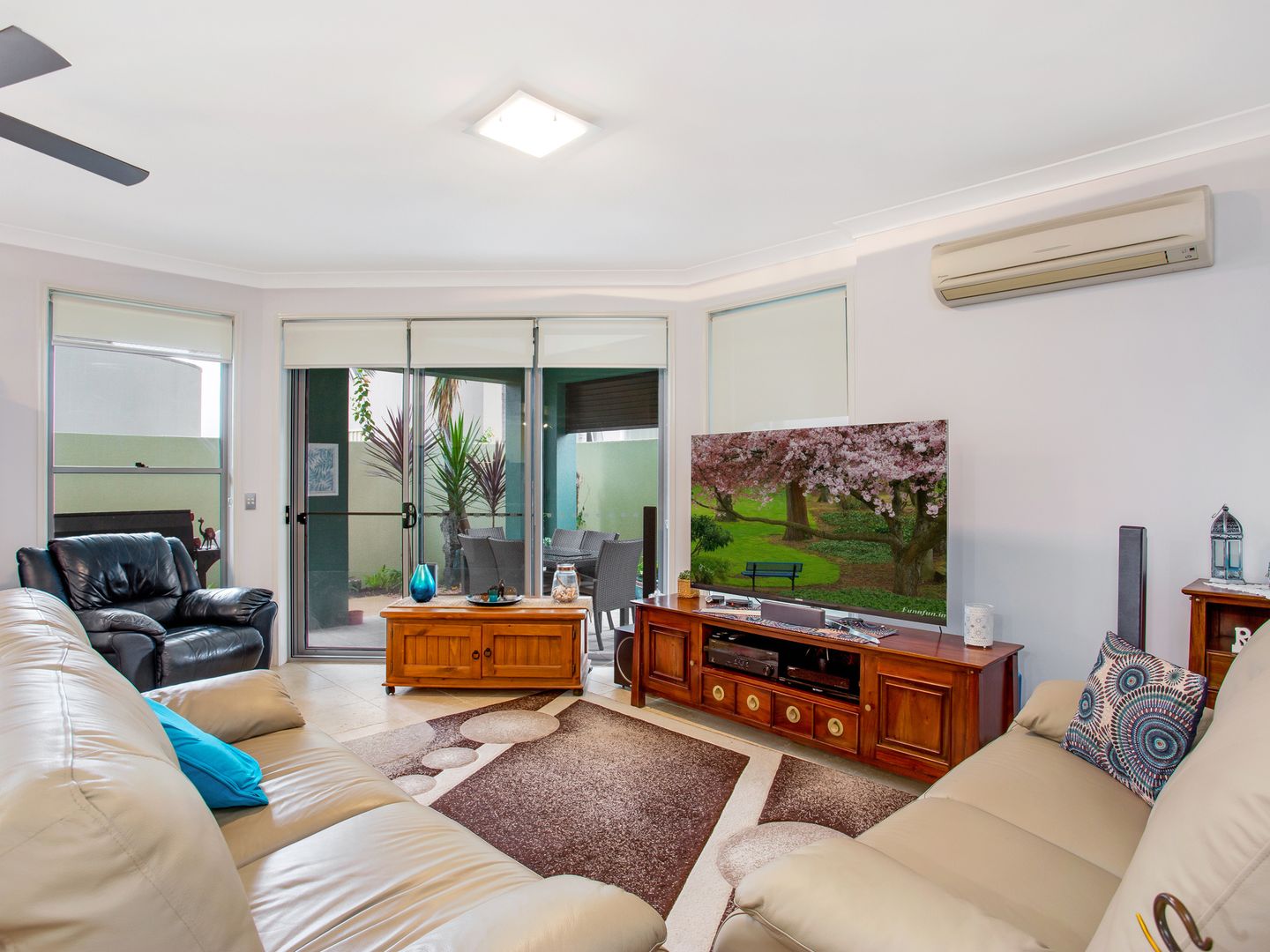 3045 Everglade Drive, Carrara QLD 4211, Image 1