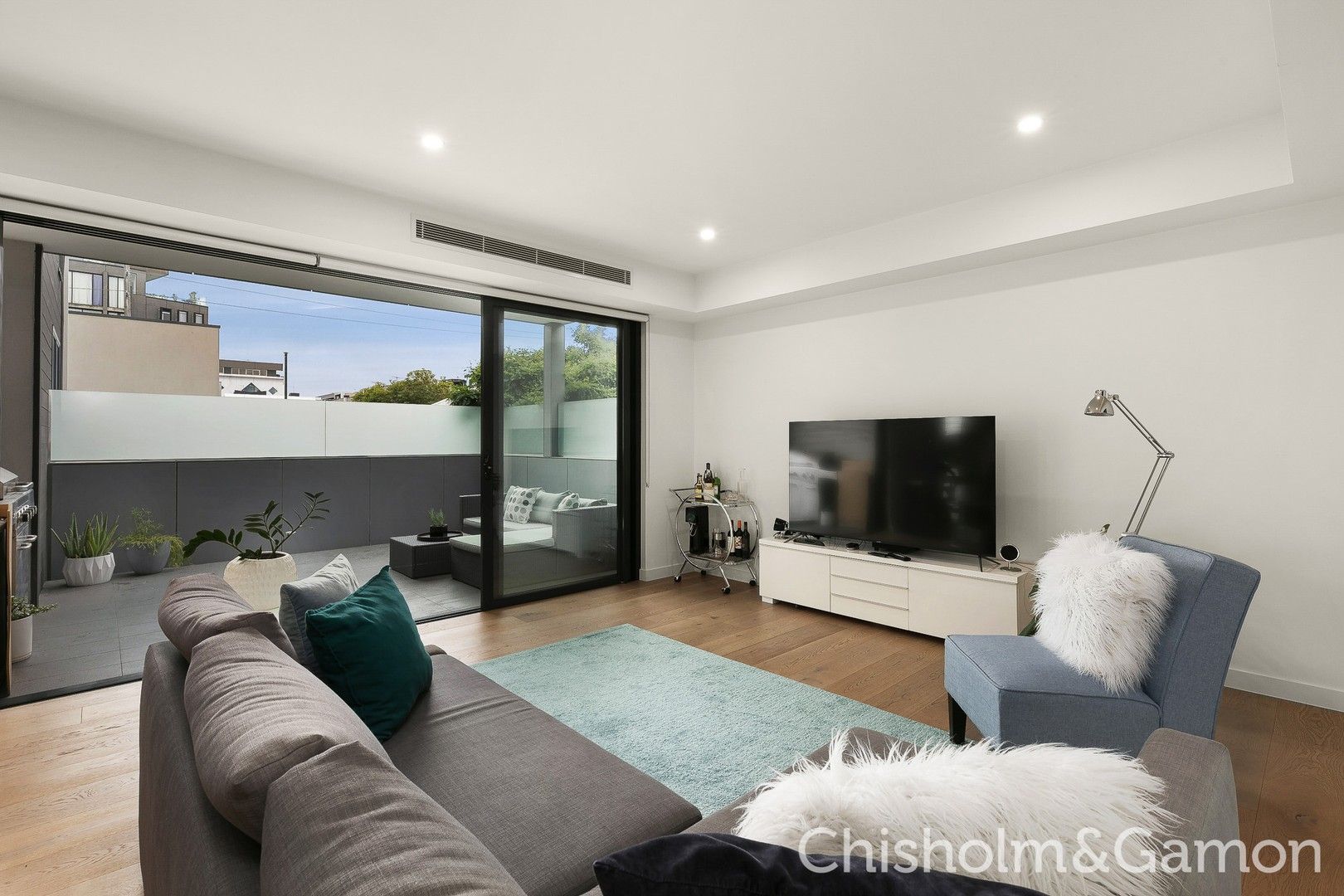 2/196 Graham Street, Port Melbourne VIC 3207, Image 0