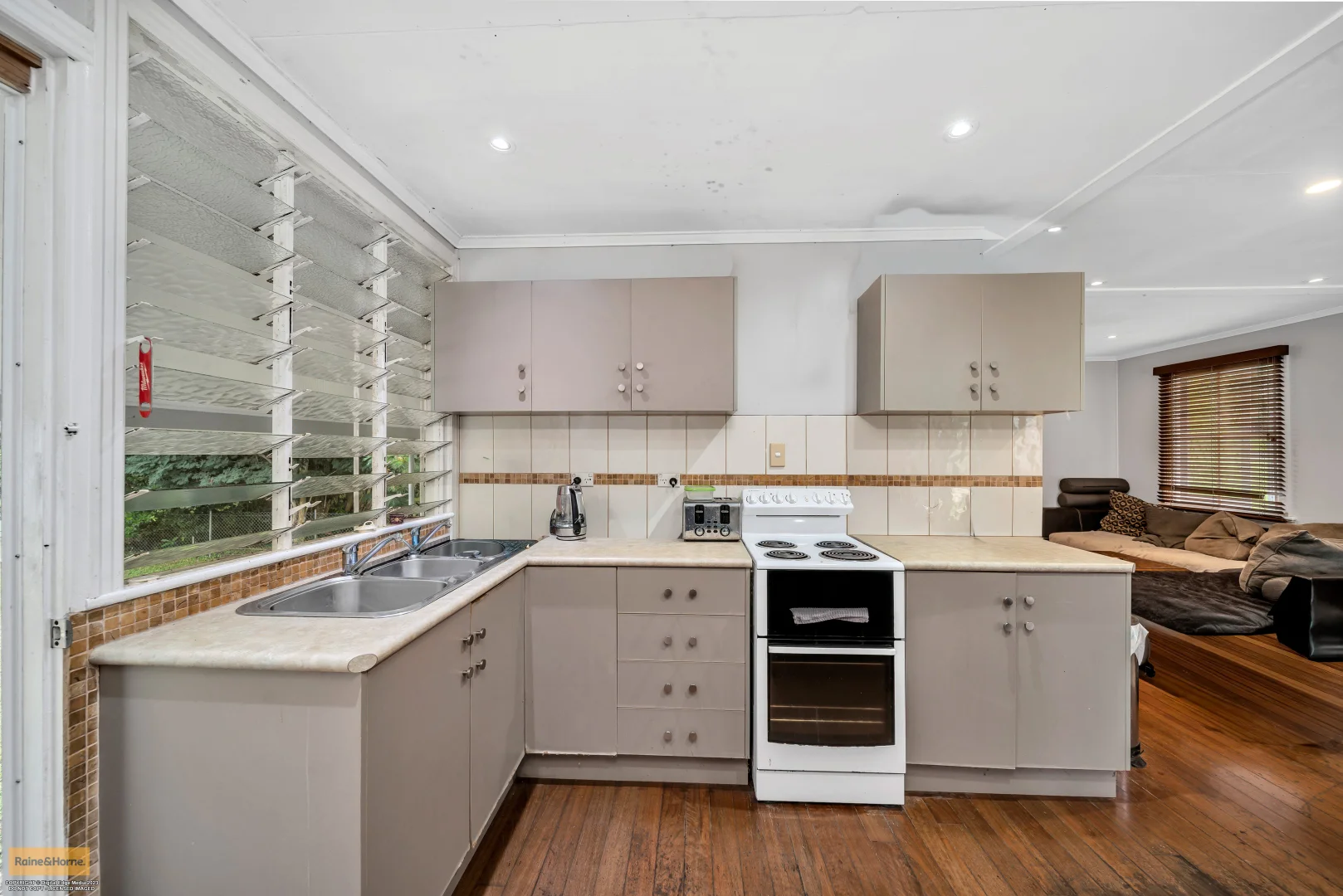 Additional image 7 of 8 Maud Street, Flying Fish Point QLD 4860