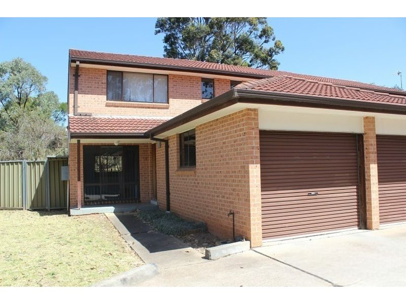 2 bedrooms Townhouse in 1/28 Kimberley Street LEUMEAH NSW, 2560