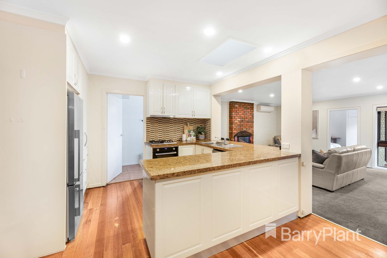 43 Barclay Avenue, Croydon VIC 3136, Image 2