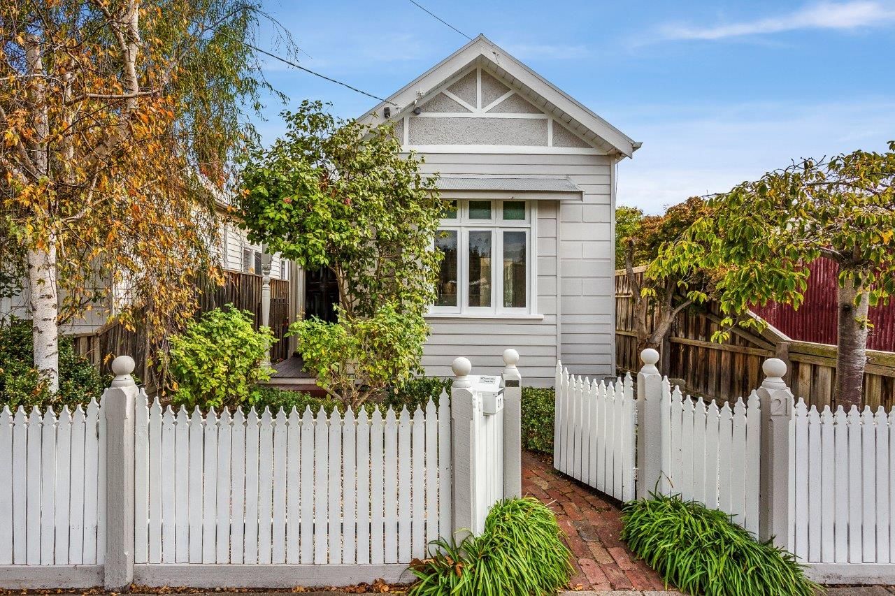 2 bedrooms House in 21 Latrobe Street MOONEE PONDS VIC, 3039