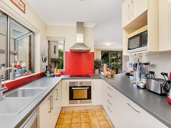 2 bedrooms Apartment / Unit / Flat in 16/29-31 Simpson Street BONDI BEACH NSW, 2026