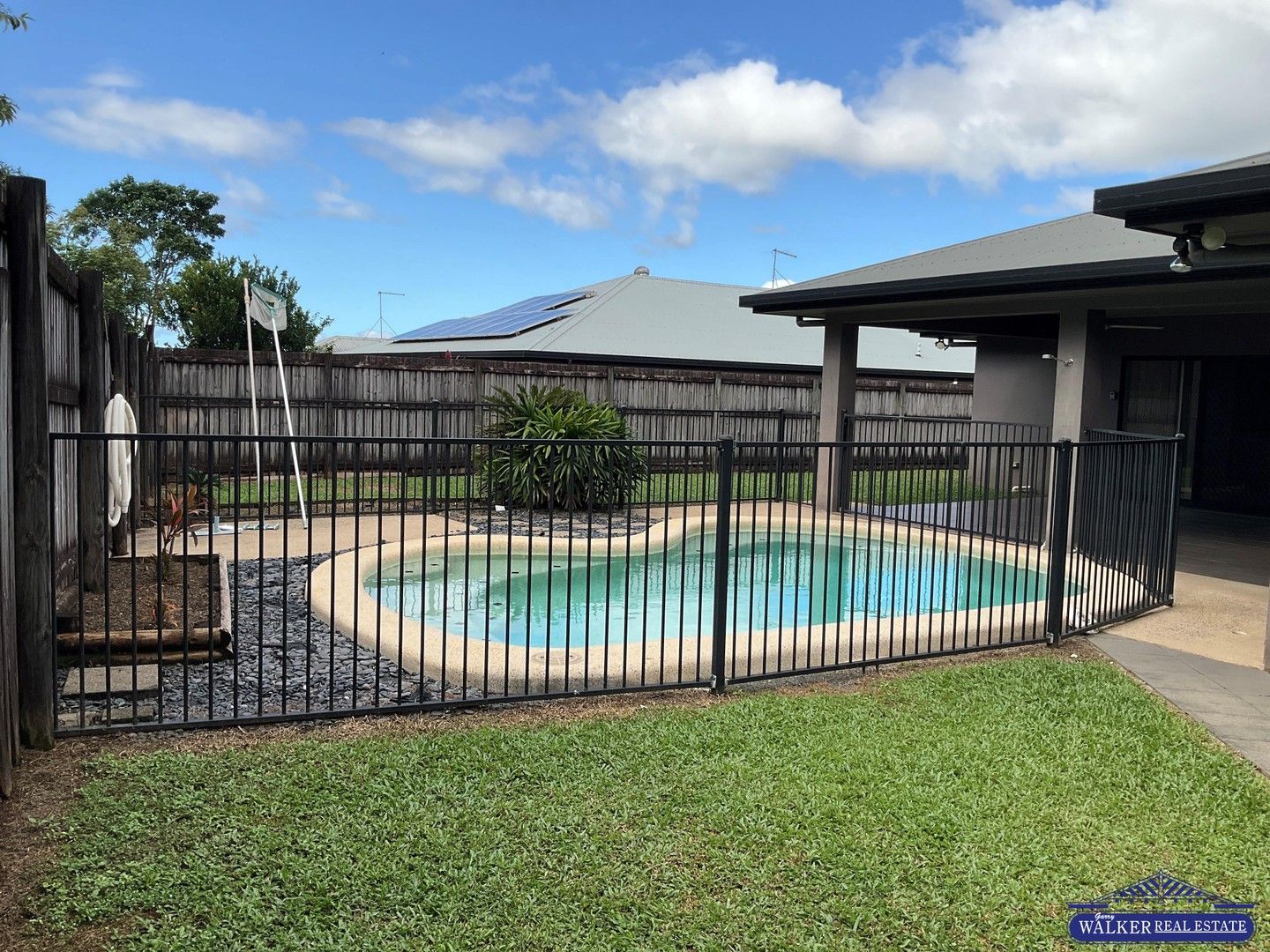 4 bedrooms House in  BENTLEY PARK QLD, 4869