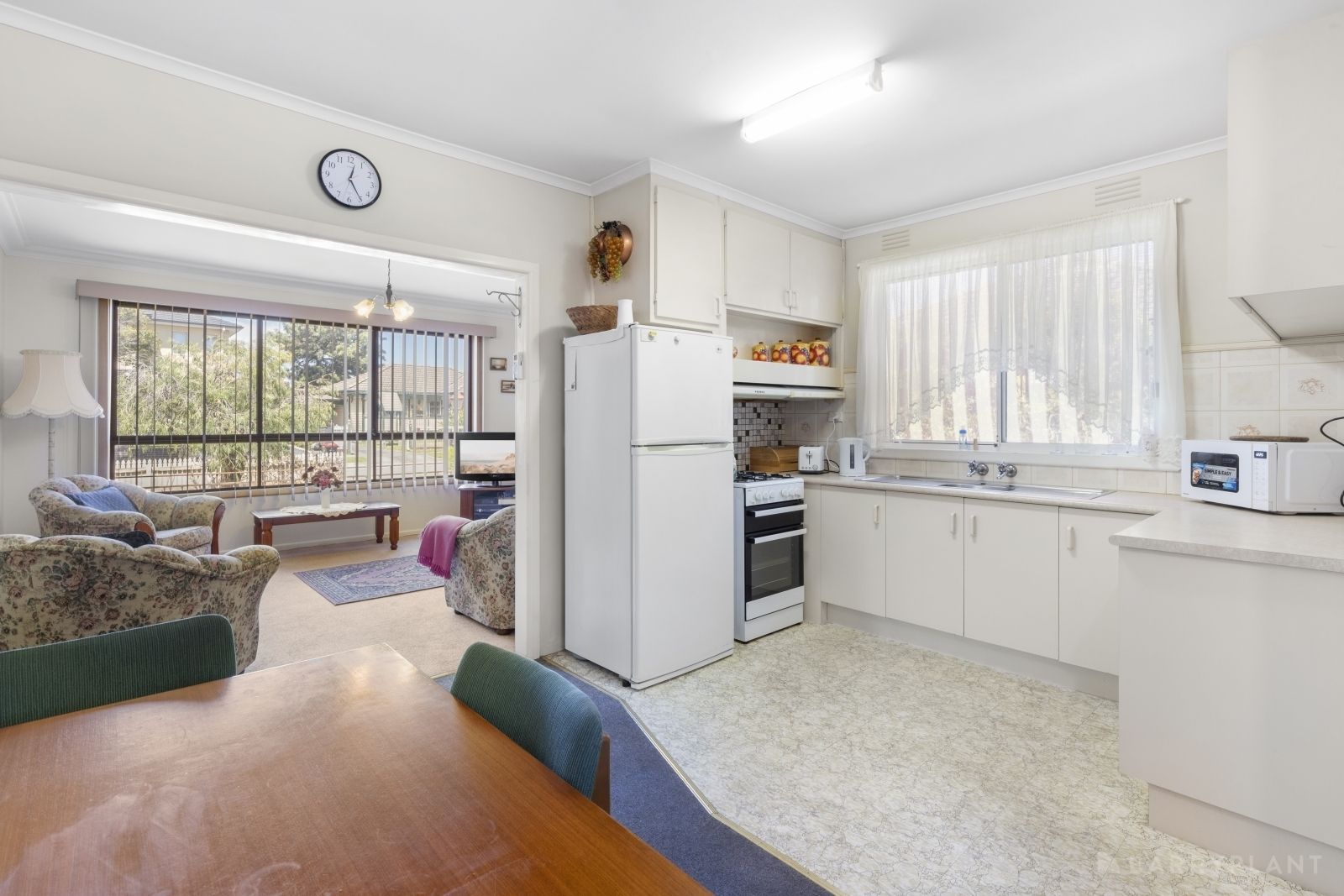 11 Keets Court, Springvale VIC 3171, Image 2