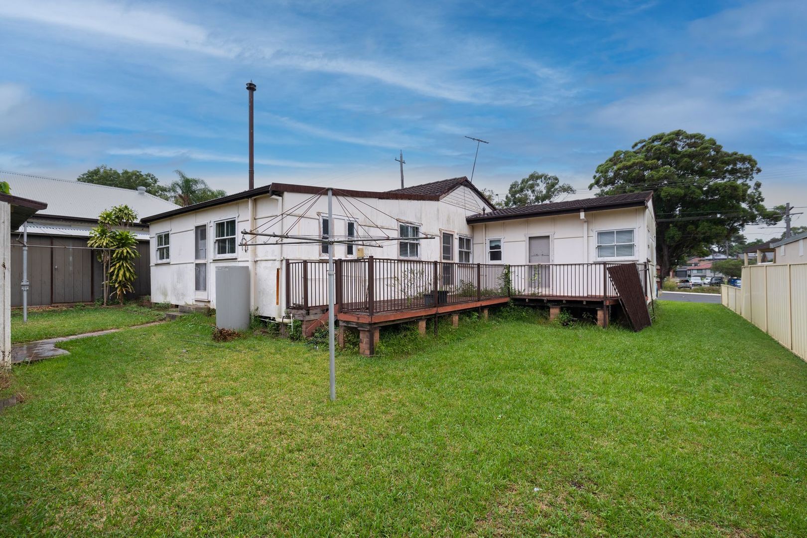 38 Henry Lawson Drive, Peakhurst NSW 2210, Image 2