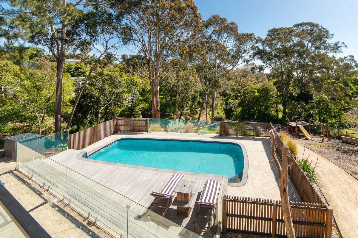 4 Livingstone Court, Mount Eliza VIC 3930, Image 2