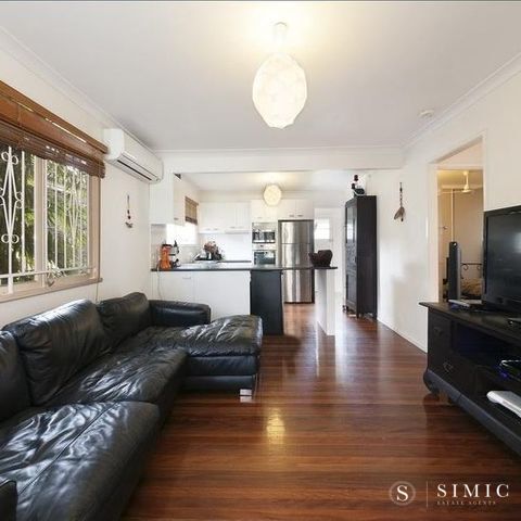 3 bedrooms House in 60 Dahlia Street CANNON HILL QLD, 4170