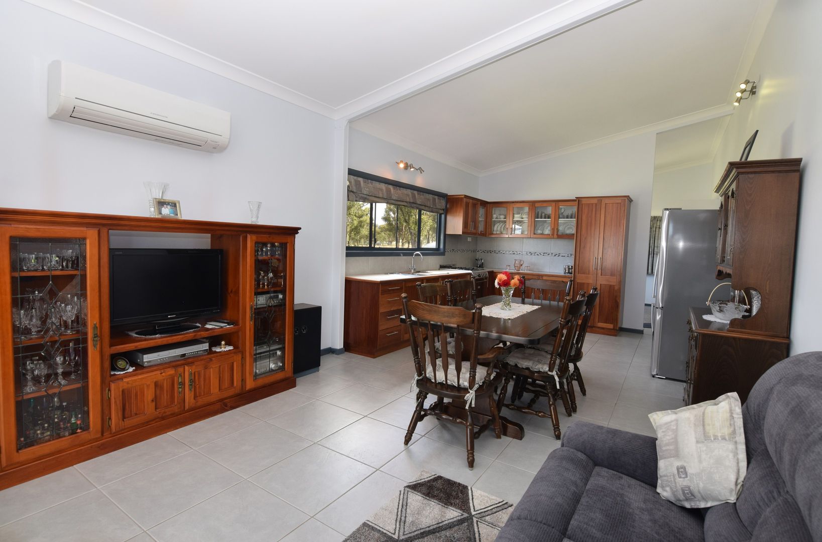 4-10 Western Street, Tenterfield NSW 2372, Image 2