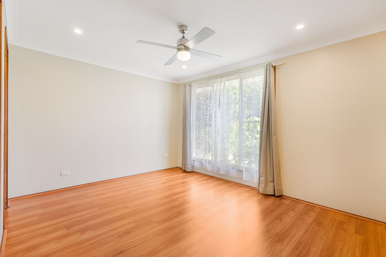 54 Nineveh Crescent, Greenfield Park NSW 2176, Image 2