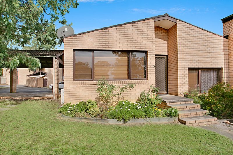 5/2 Whipbird Avenue, Ingleburn NSW 2565, Image 0