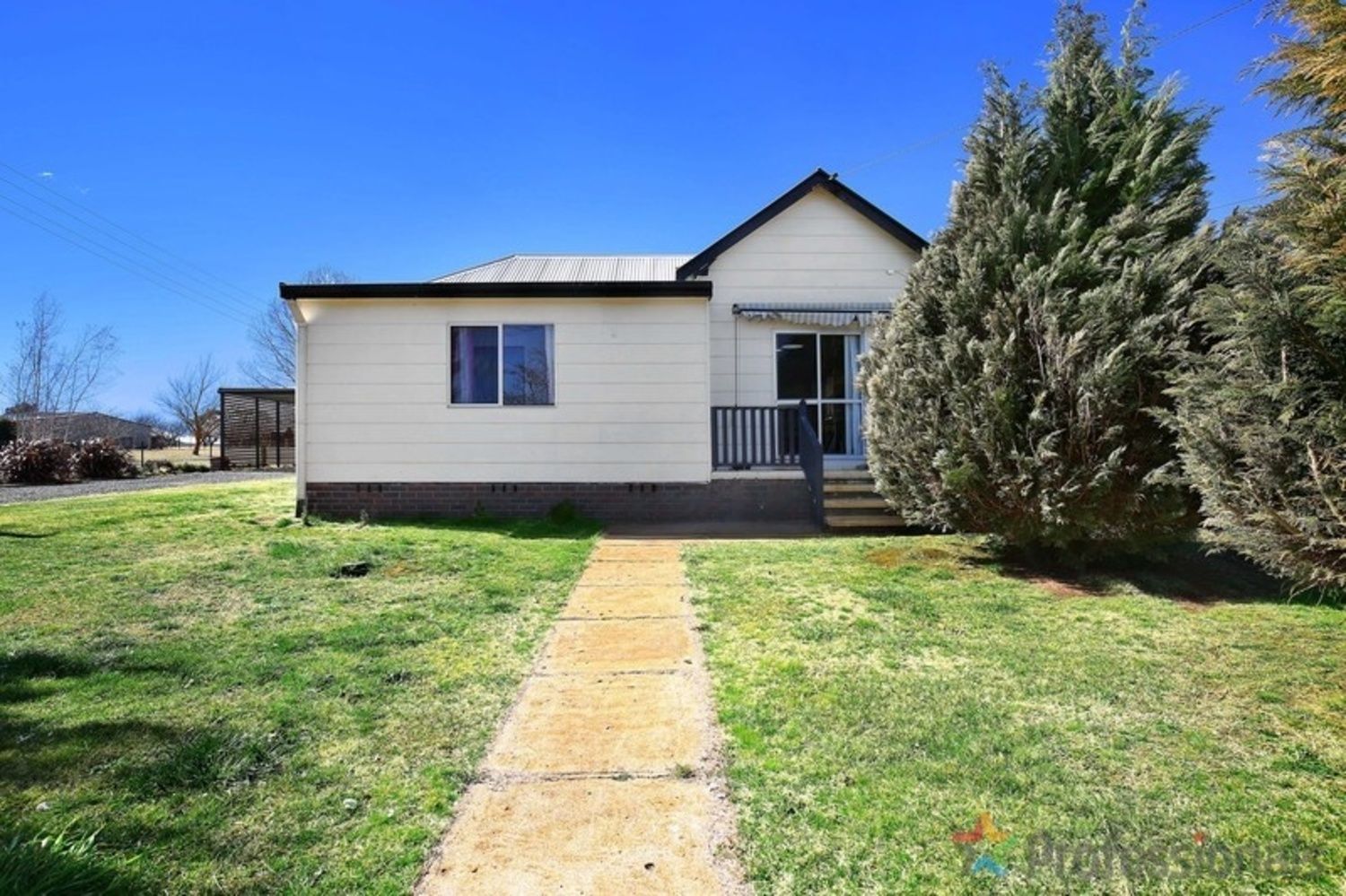 24 Oban Street, Guyra NSW 2365, Image 0