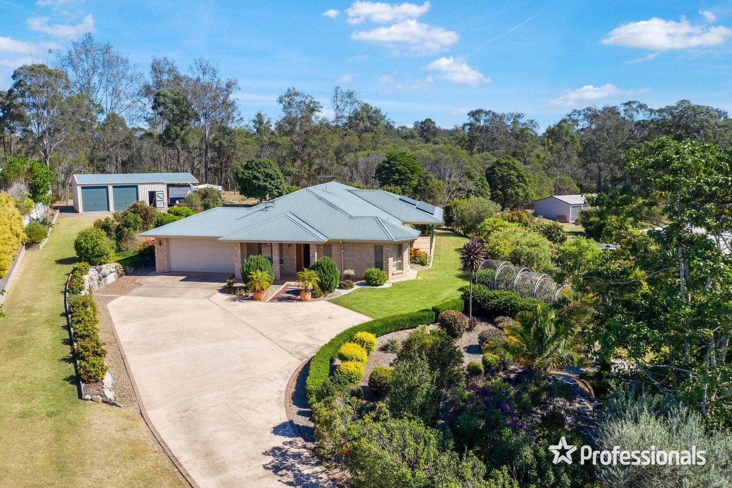 27 Azure Avenue, Banks Pocket QLD 4570, Image 1