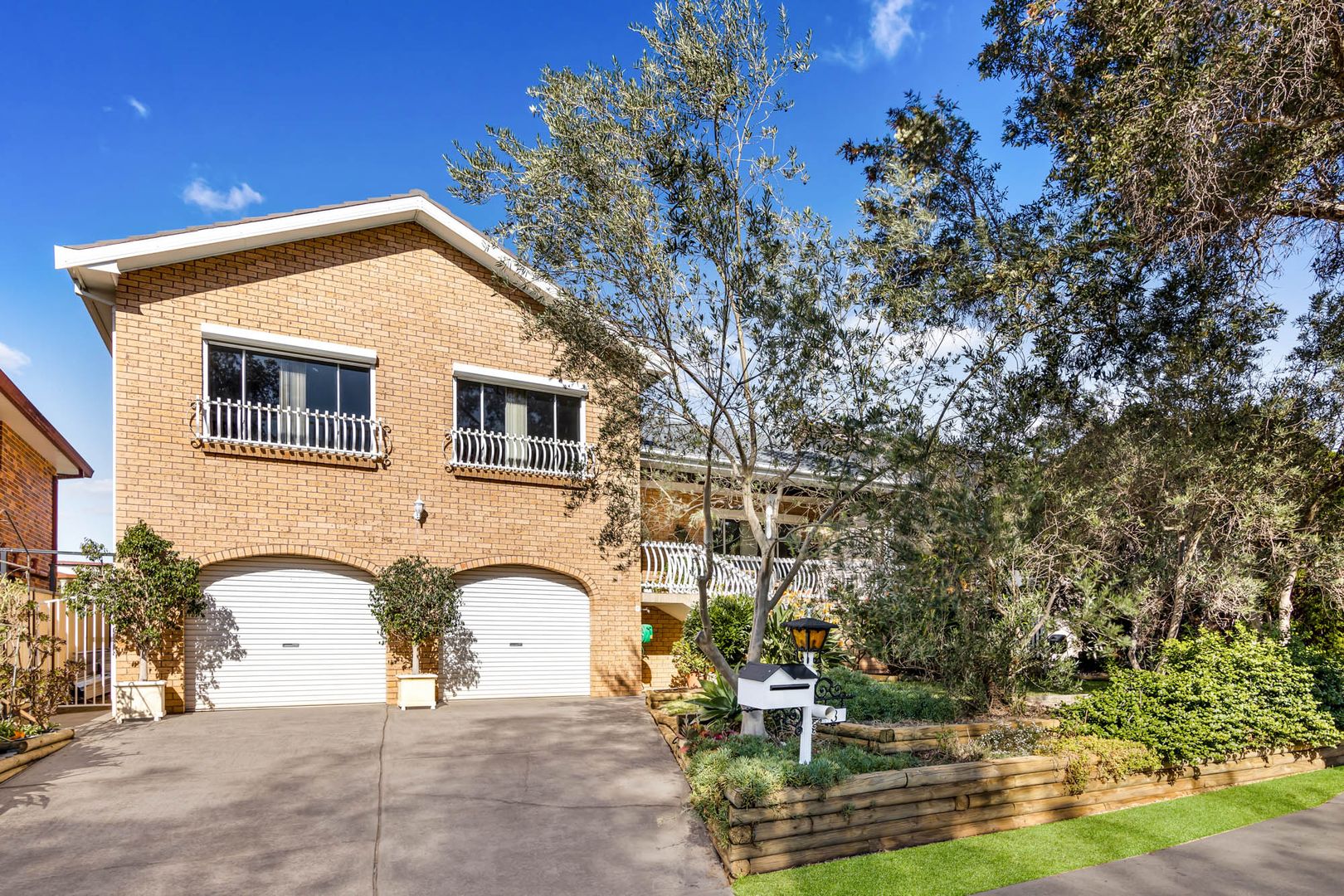 8 Broadmeadows Street, St Johns Park NSW 2176, Image 1