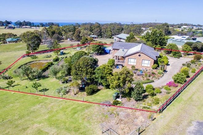 Picture of 8 Reggardo Rise, LAKES ENTRANCE VIC 3909